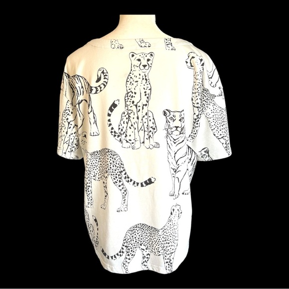 Jane+ Delancey-  Unique White Top /Shirt /Featuring Tigers, and Leopards. - Picture 4 of 4